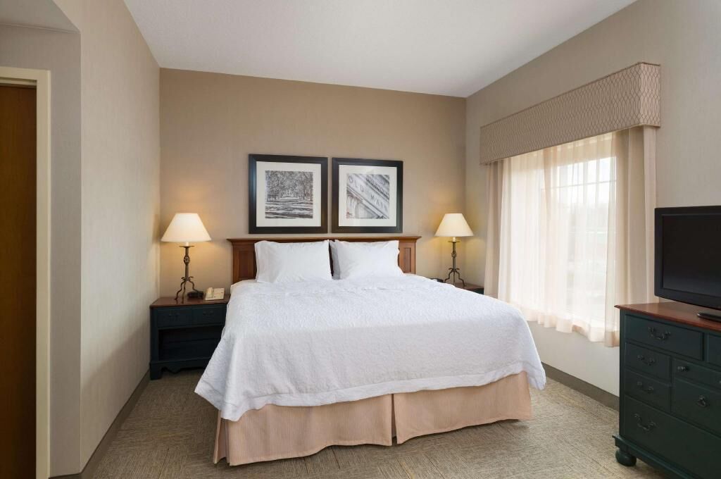 In-room safe, desk, iron/ironing board, free cribs/infant beds