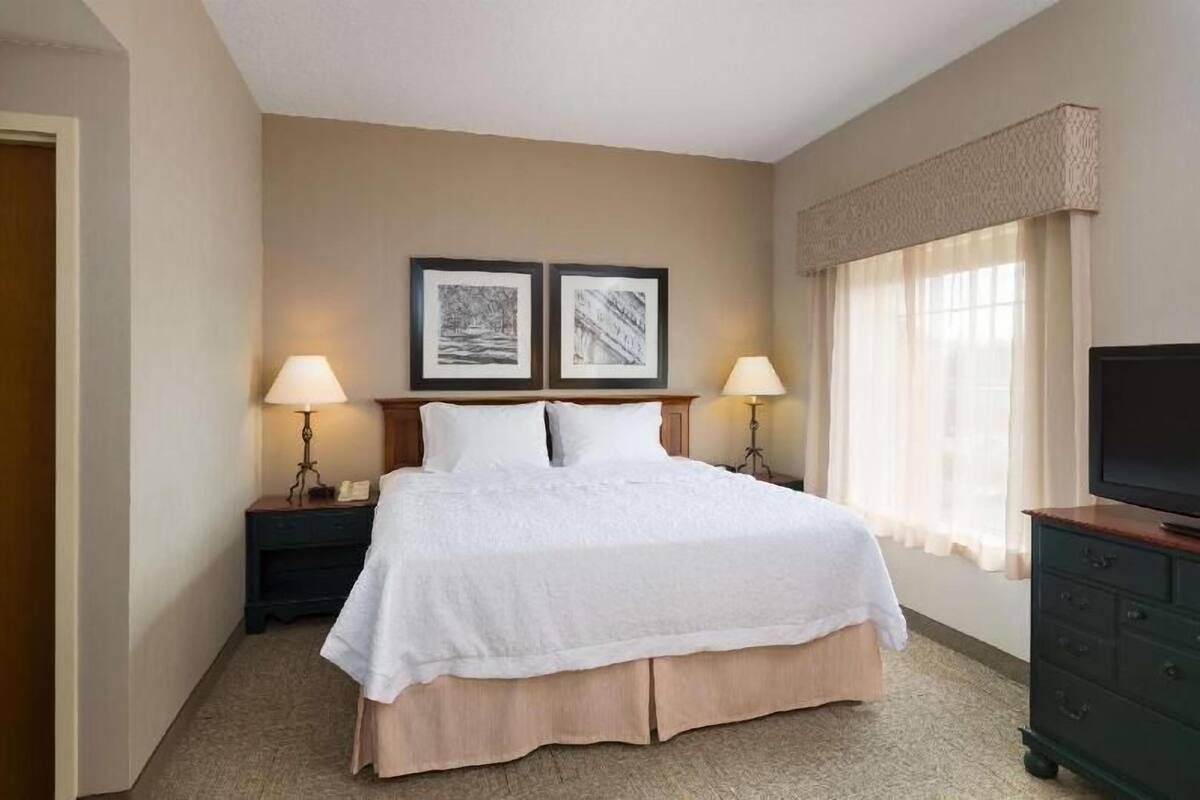 In-room safe, desk, iron/ironing board, free cribs/infant beds