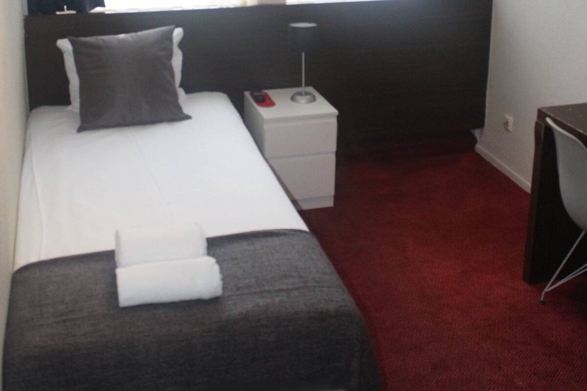 Single Room | Desk, blackout drapes, iron/ironing board (on request), WiFi (free)