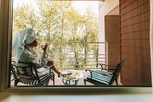 River's Edge Hotel Portland, Tapestry Collection by Hilton