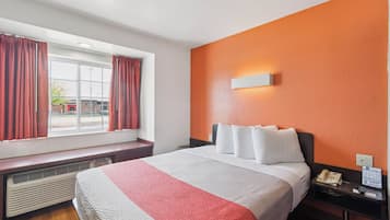 Deluxe Suite, 1 Queen Bed, Non Smoking, Refrigerator & Microwave | In-room safe, laptop workspace, blackout drapes, WiFi (free)