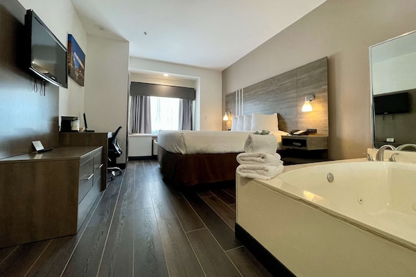 1 bedroom, in-room safe, desk, laptop workspace