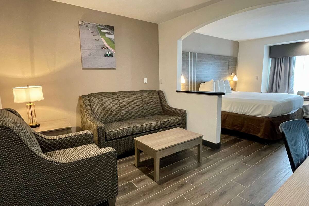 Suite, 1 King Bed, Non Smoking, Refrigerator & Microwave