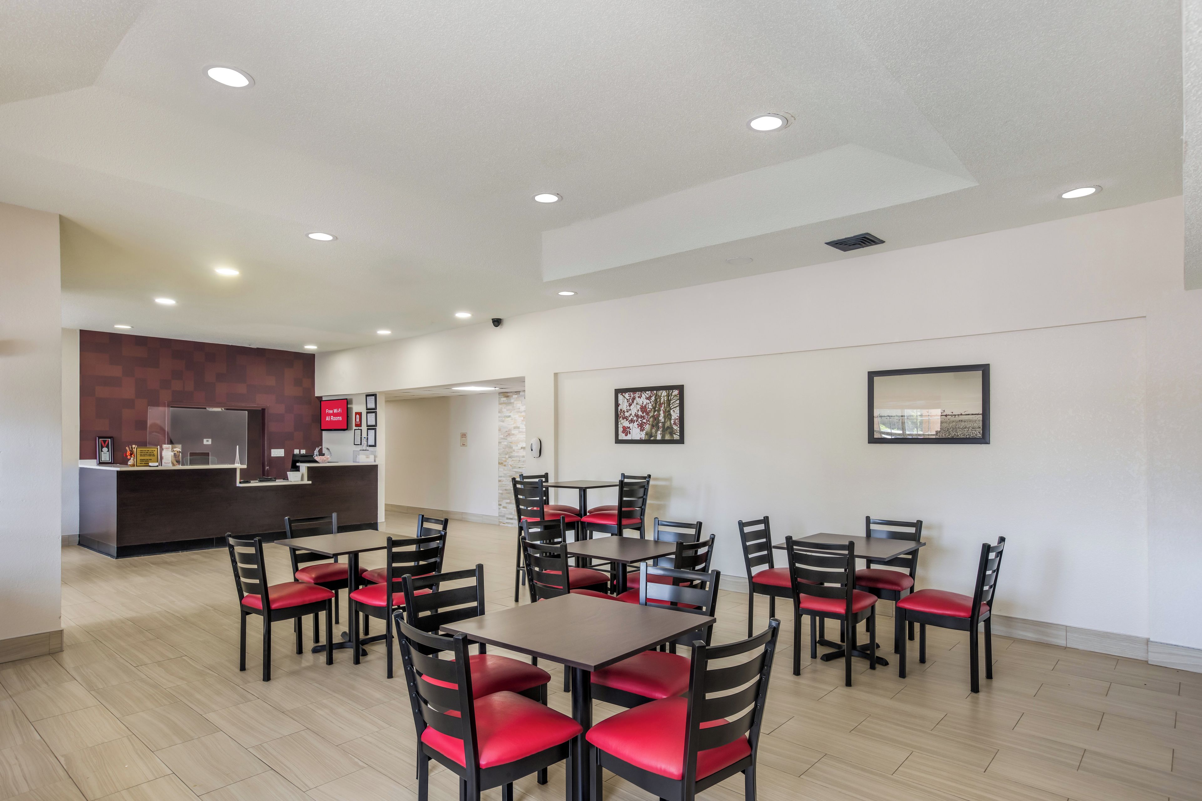Foto - Red Roof Inn PLUS+ & Suites Savannah - I-95
