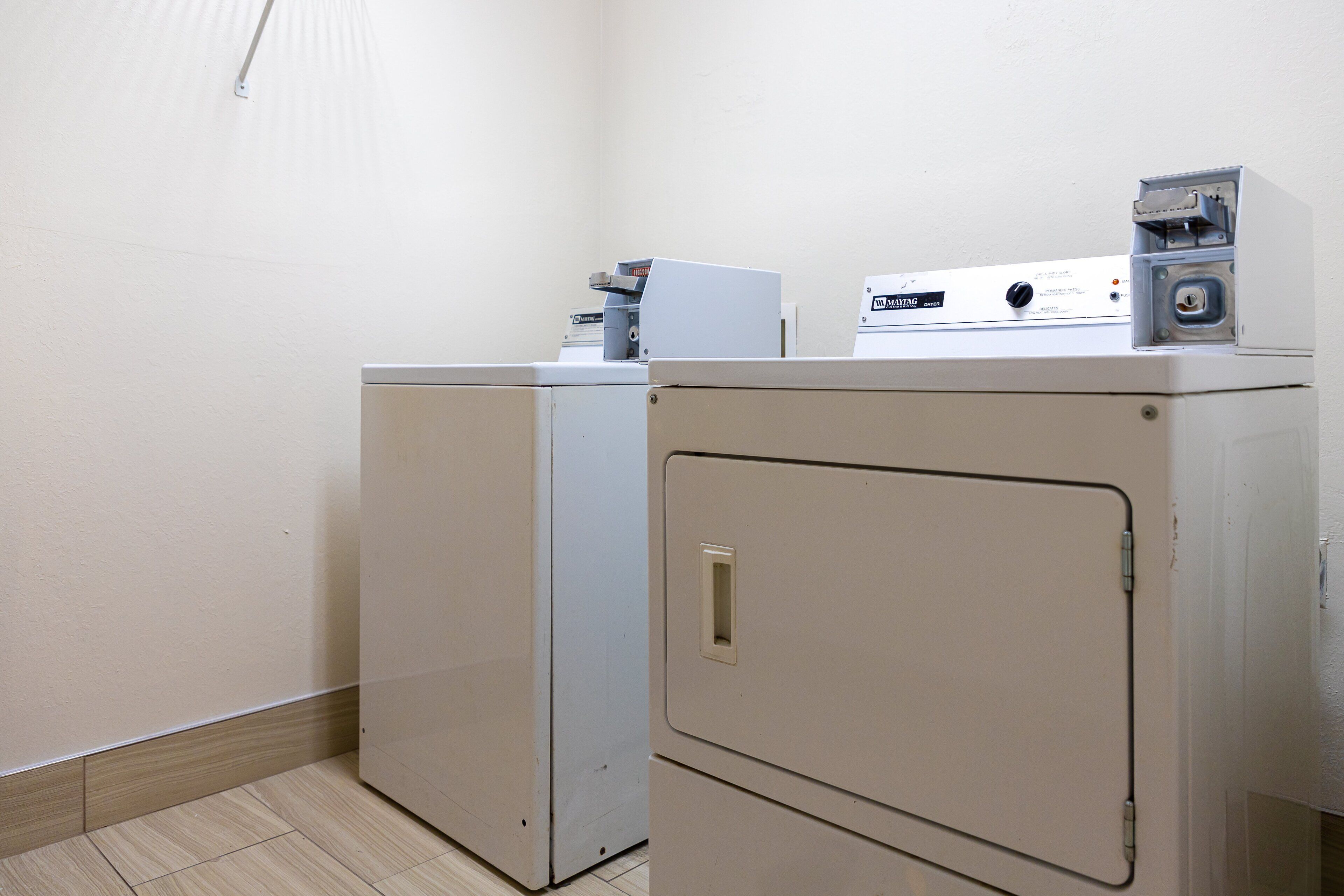 Photo - Red Roof Inn PLUS+ & Suites Savannah – I-95