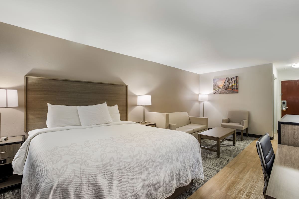 1 bedroom, hypo-allergenic bedding, in-room safe, desk