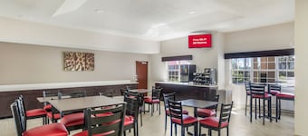 Red Roof Inn PLUS+ & Suites Savannah - I-95