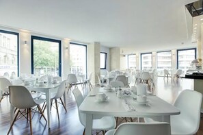 Daily buffet breakfast (EUR 17.5 per person)