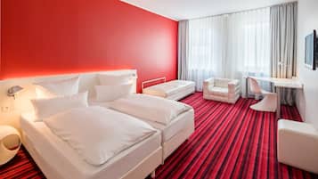 Double Room | Desk, blackout curtains, soundproofing, iron/ironing board