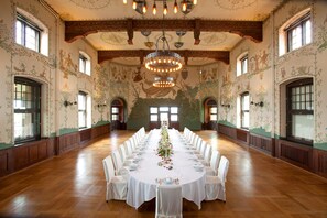 Banquet hall