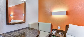 Motel 6 Portland, OR - Tigard West