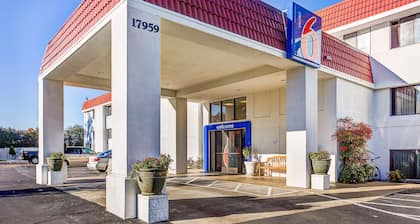 Motel 6 Portland, OR - Tigard West