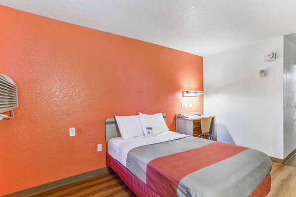 Free WiFi, bed sheets, wheelchair access - Motel 6 Portland, OR - Tigard West (Tigard)