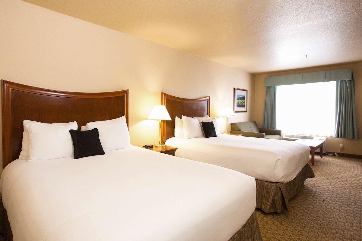 Two Queen Beds
