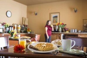 Restaurant - Red Lion Inn & Suites McMinnville (McMinnville)