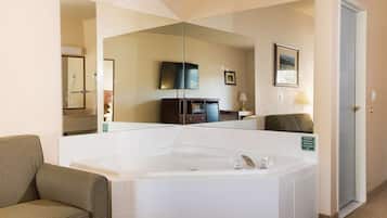 Executive Suite, 1 King Bed, Jetted Tub (Adults Only) | Private spa tub