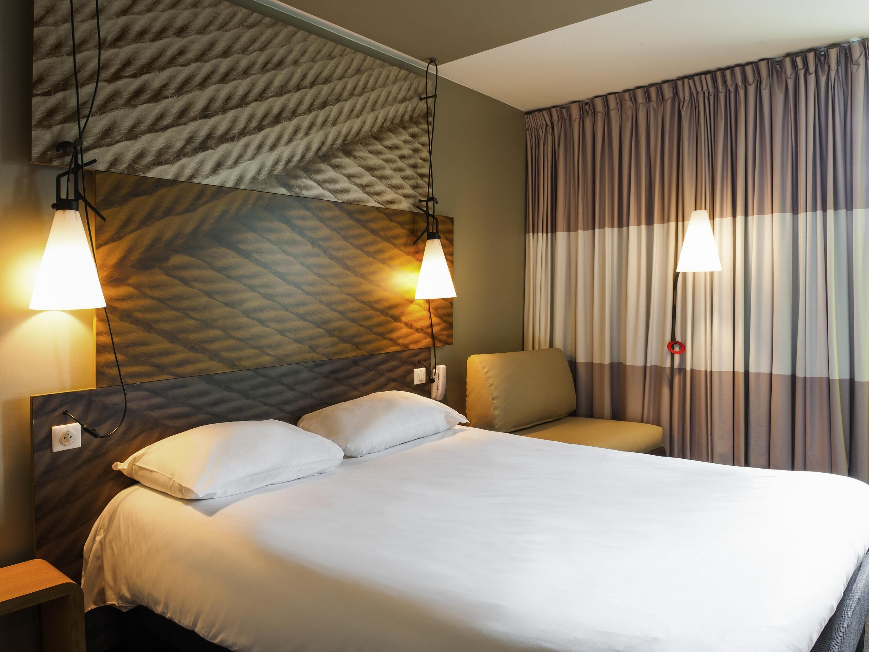 Standard Room, 1 Double Bed | Premium bedding, desk, blackout drapes, soundproofing