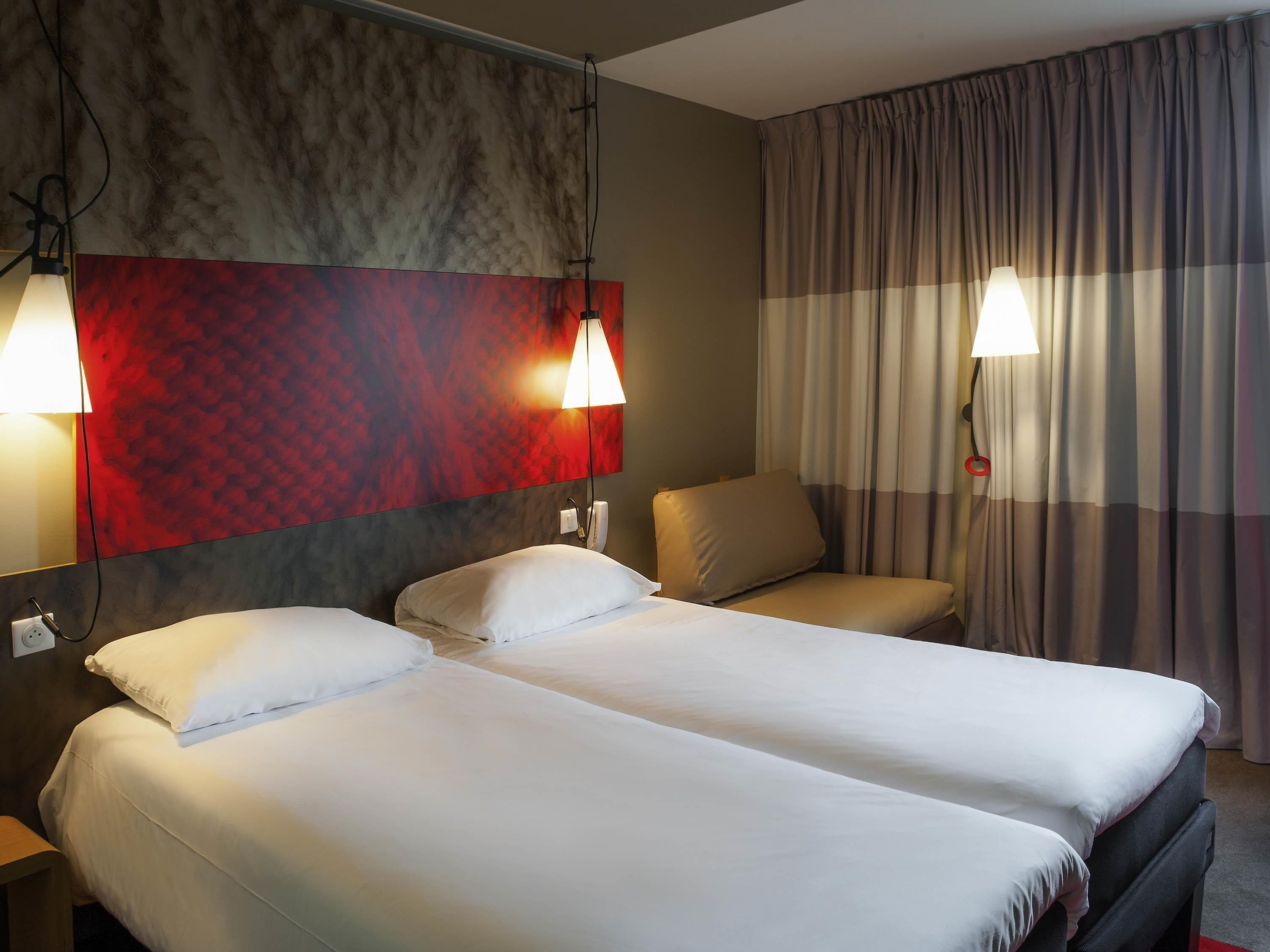 Standard Room, 3 Twin Beds | Premium bedding, desk, blackout drapes, soundproofing