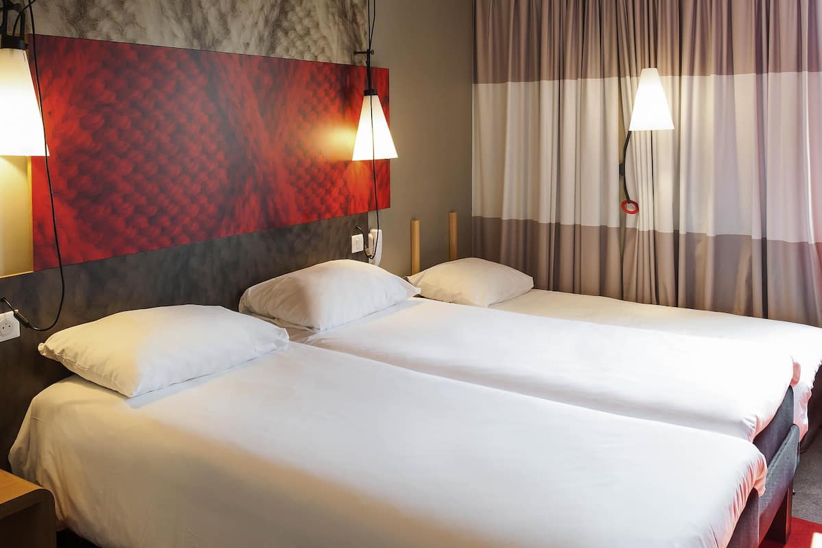 Premium bedding, desk, blackout curtains, soundproofing