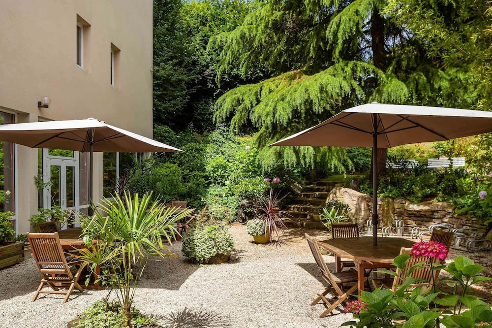ibis Lannion Cote de Granit Rose
