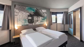 Premium bedding, desk, soundproofing, free WiFi