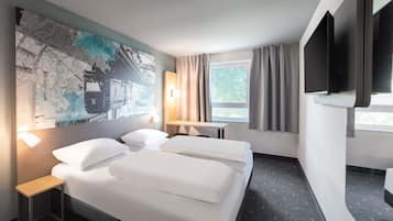 Twin Room | Premium bedding, desk, soundproofing, free WiFi