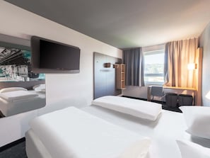 Premium bedding, desk, soundproofing, free WiFi