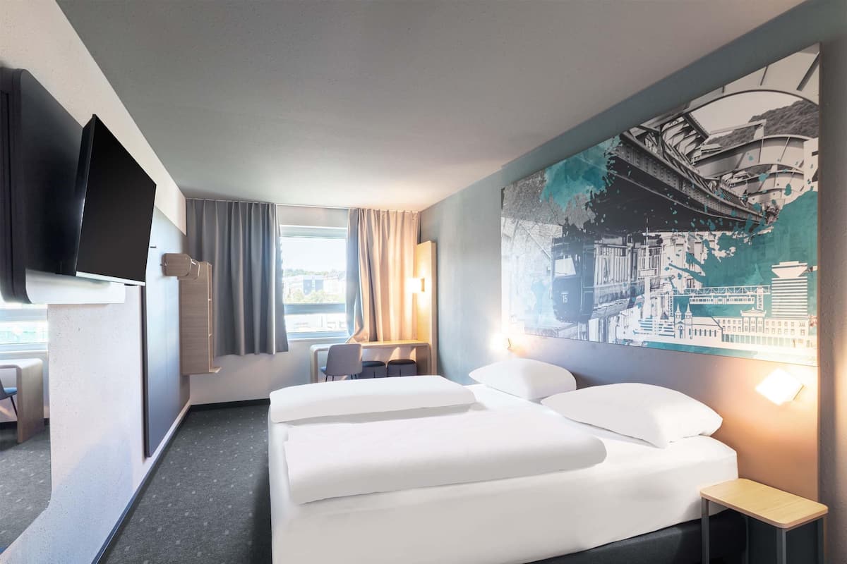 Doppelzimmer | Hochwertige Bettwaren, Schreibtisch, schallisolierte Zimmer
