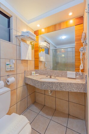 Family Room, 2 Bedrooms | Bathroom
