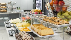 Breakfast buffet - Hotel Alcazar (Seville)