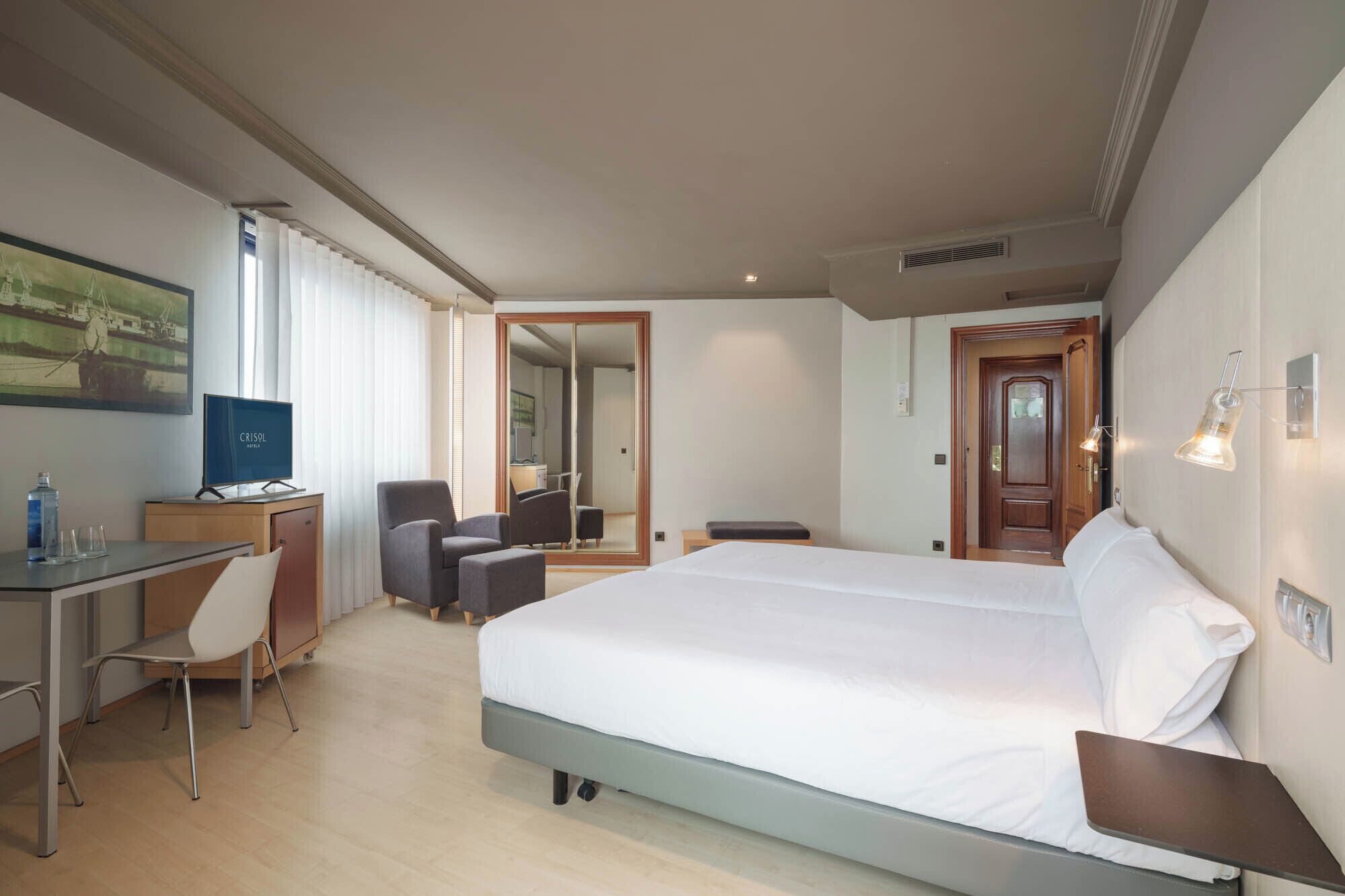 In-room safe, desk, laptop workspace, soundproofing