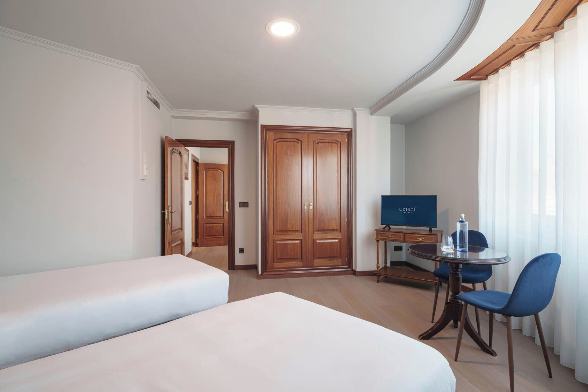 In-room safe, desk, laptop workspace, soundproofing