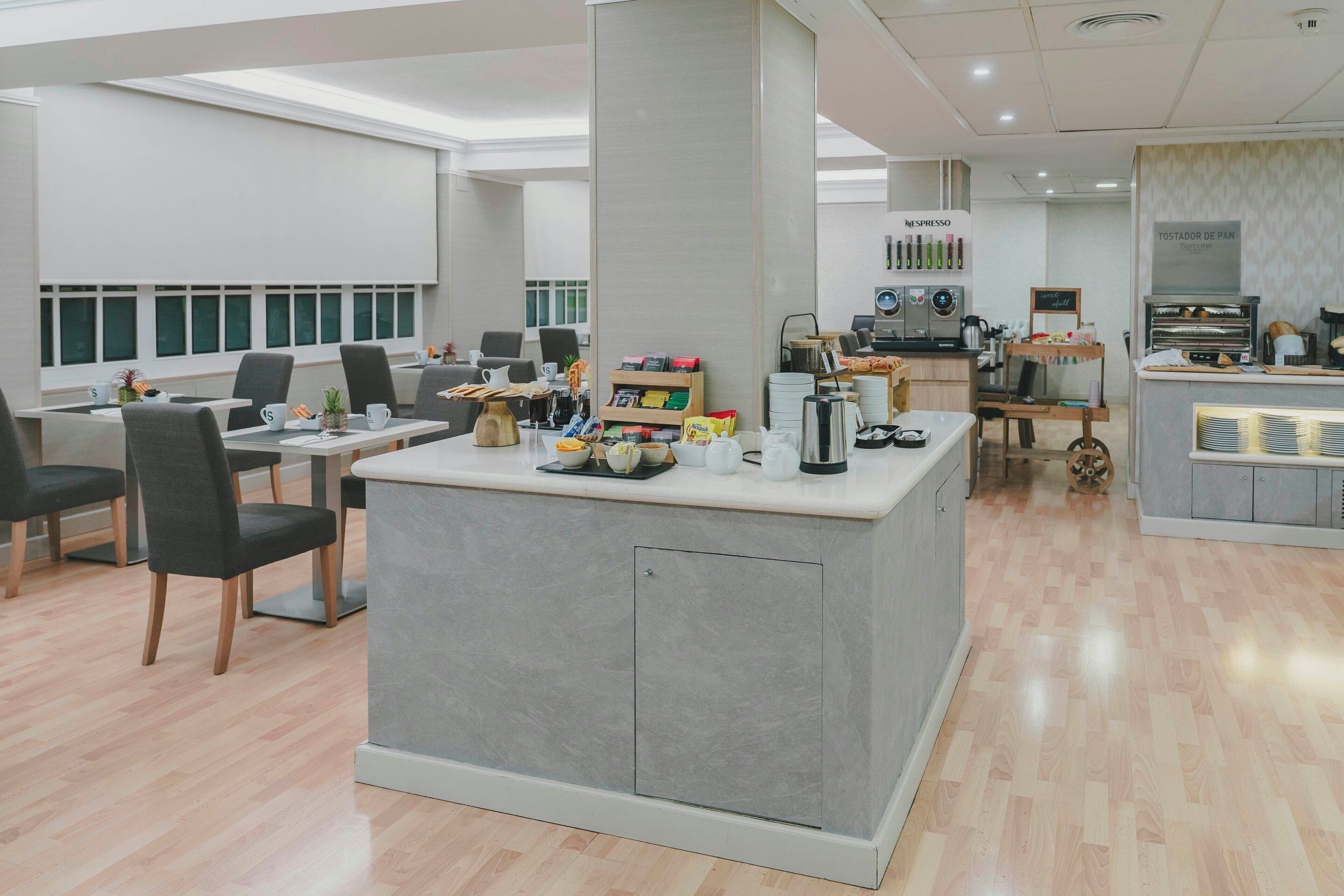 Daily full breakfast (EUR 14 per person)