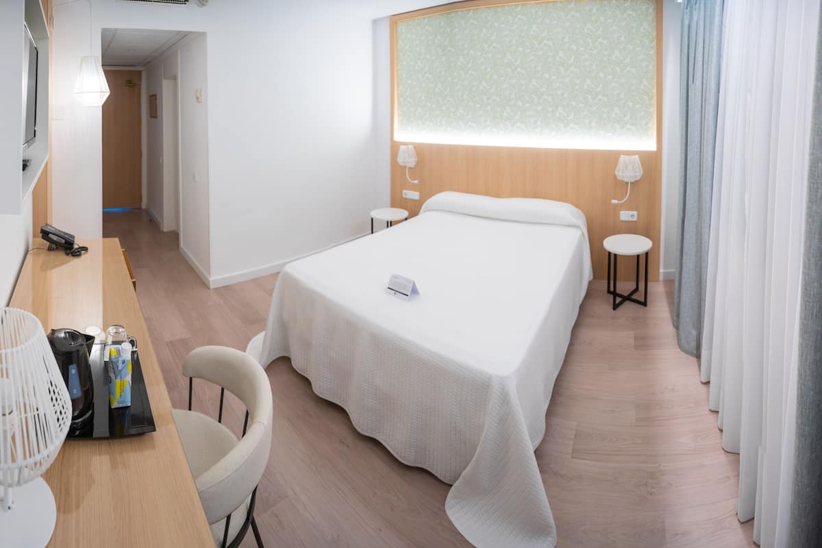 Chambre simple | Minibar, coffre-fort, bureau, système d’insonorisation