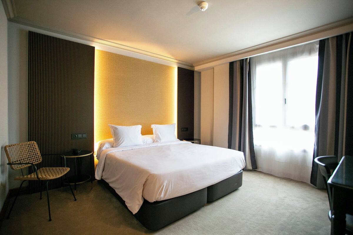 Minibar, in-room safe, desk, blackout curtains