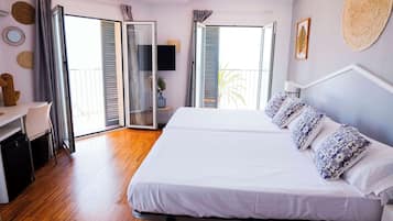 Down duvets, in-room safe, desk, laptop workspace