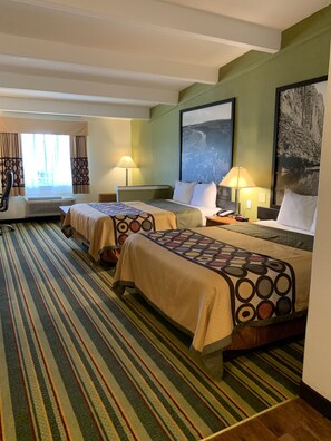 Down comforters, pillowtop beds, in-room safe, desk - Super 8 by Wyndham Beaumont I-10 South/College St (Beaumont)