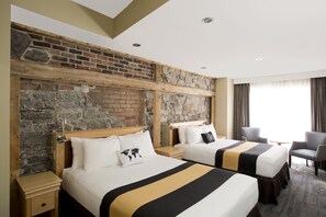 Habitación estándar, 2 camas Queen size | Ropa de cama de alta calidad y camas con pillow-top