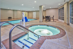 Indoor pool - Candlewood Suites Indianapolis by IHG (Indianapolis)