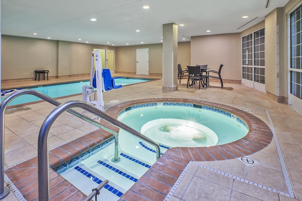 Indoor pool, sun loungers