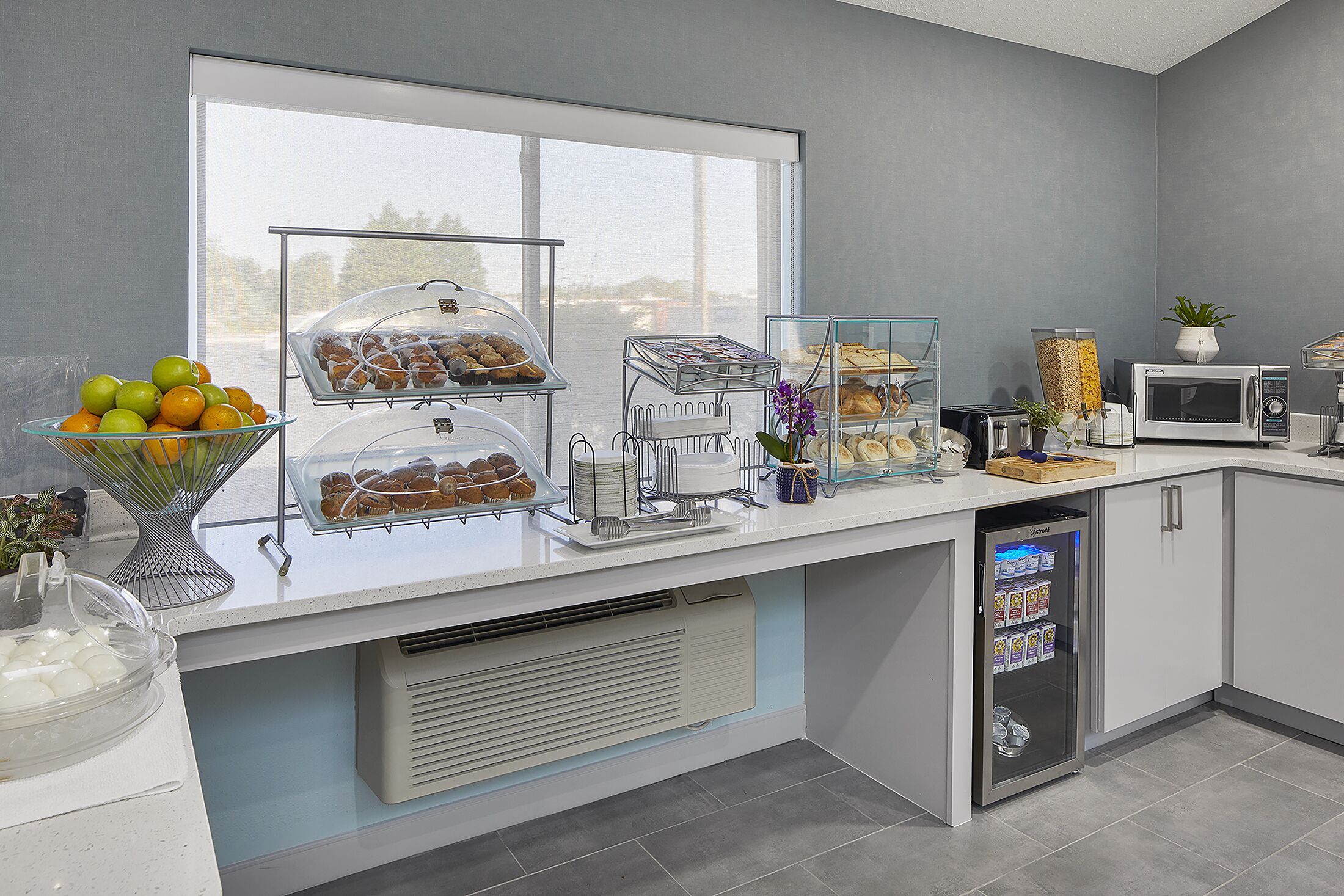 Free daily buffet breakfast
