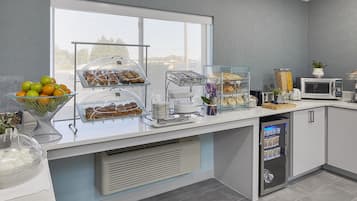 Free daily buffet breakfast