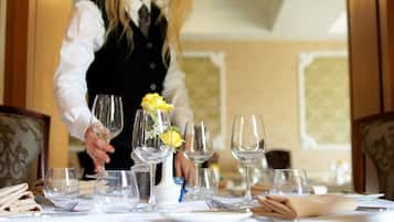 2 restaurants, breakfast, lunch, dinner served; local cuisine