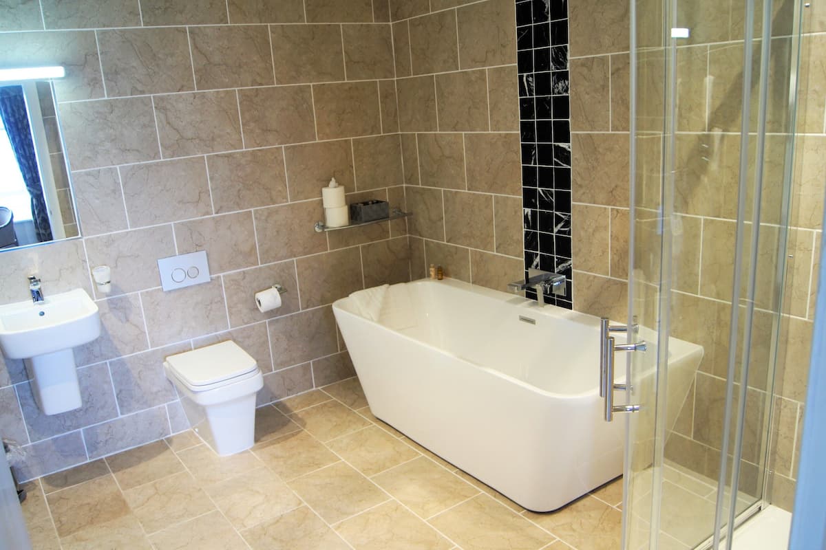 luxury double room | bathroom | free toiletries, hair dryer, towels