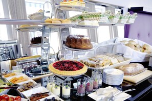 Buffet - BoutiqueHOTEL Donauwalzer (Vienna)
