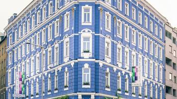 واجهة المنشأة