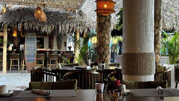 Spécialités Cuisine internationale, vue sur la plage