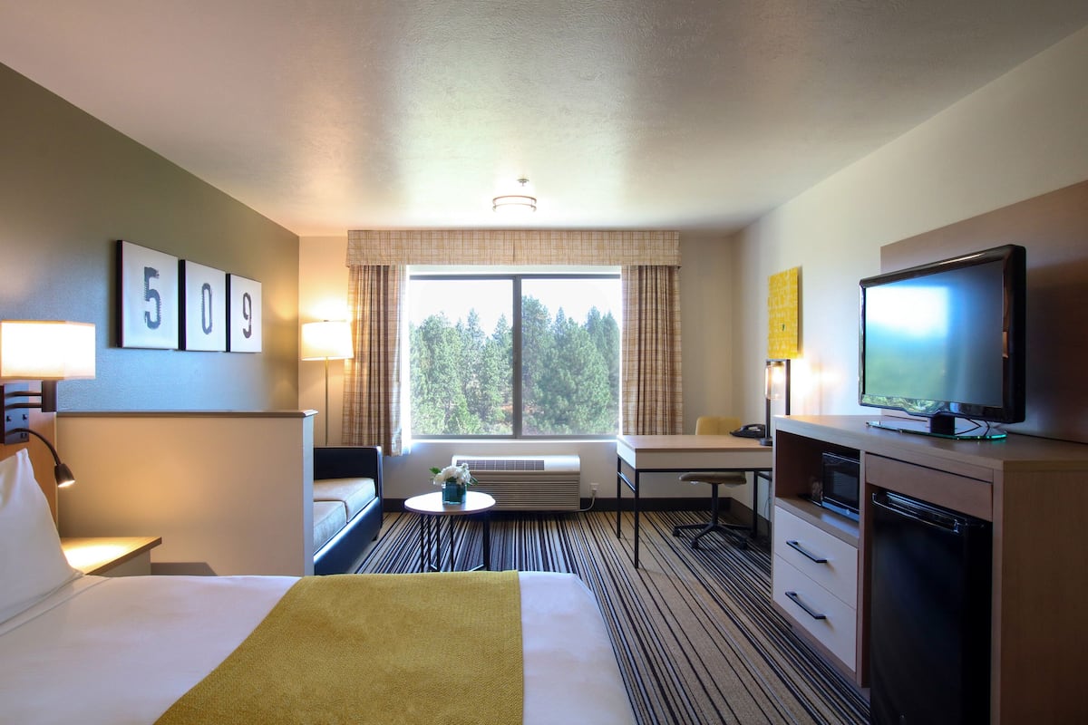 River Side King Suite Sleeper Sofa
