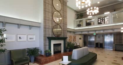 Oxford Suites Spokane Valley
