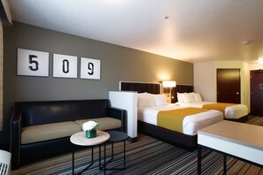 Family 1 King 2 Queen Suite | Premium bedding, in-room safe, desk, blackout drapes - Oxford Suites Spokane Valley (Spokane Valley)